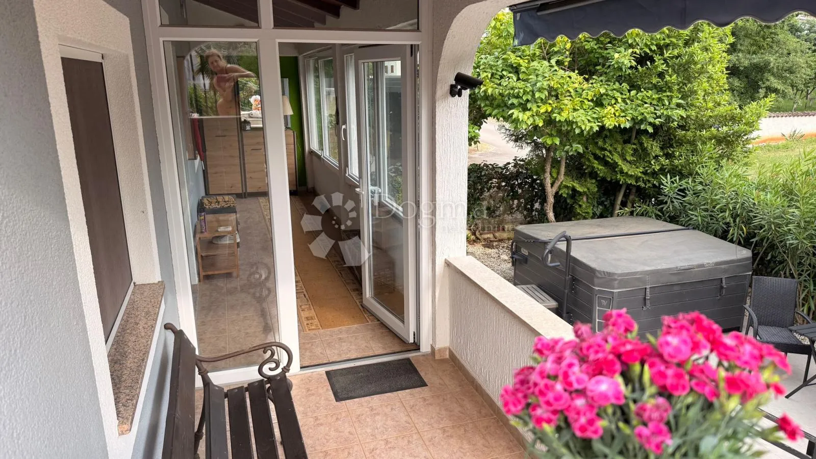 atraktivna kuća sa tri apartmana poreč - slika 17
