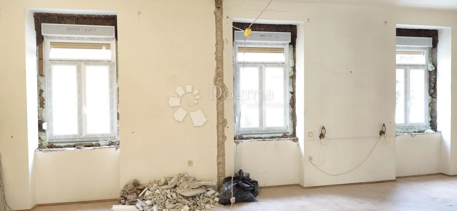 belveder – 3s+db s velikim dnevnim prostorom (32 m²), balkon, projekt adaptacije i nova pvc stolarija uključena - slika 3