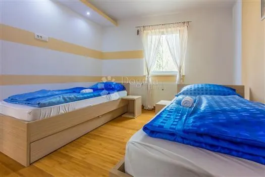 kuća s bazenom bribir - slika 10