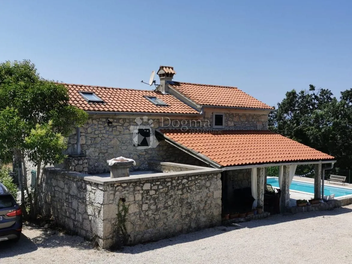 kamena kuća za odmor s bazenom - slika 2