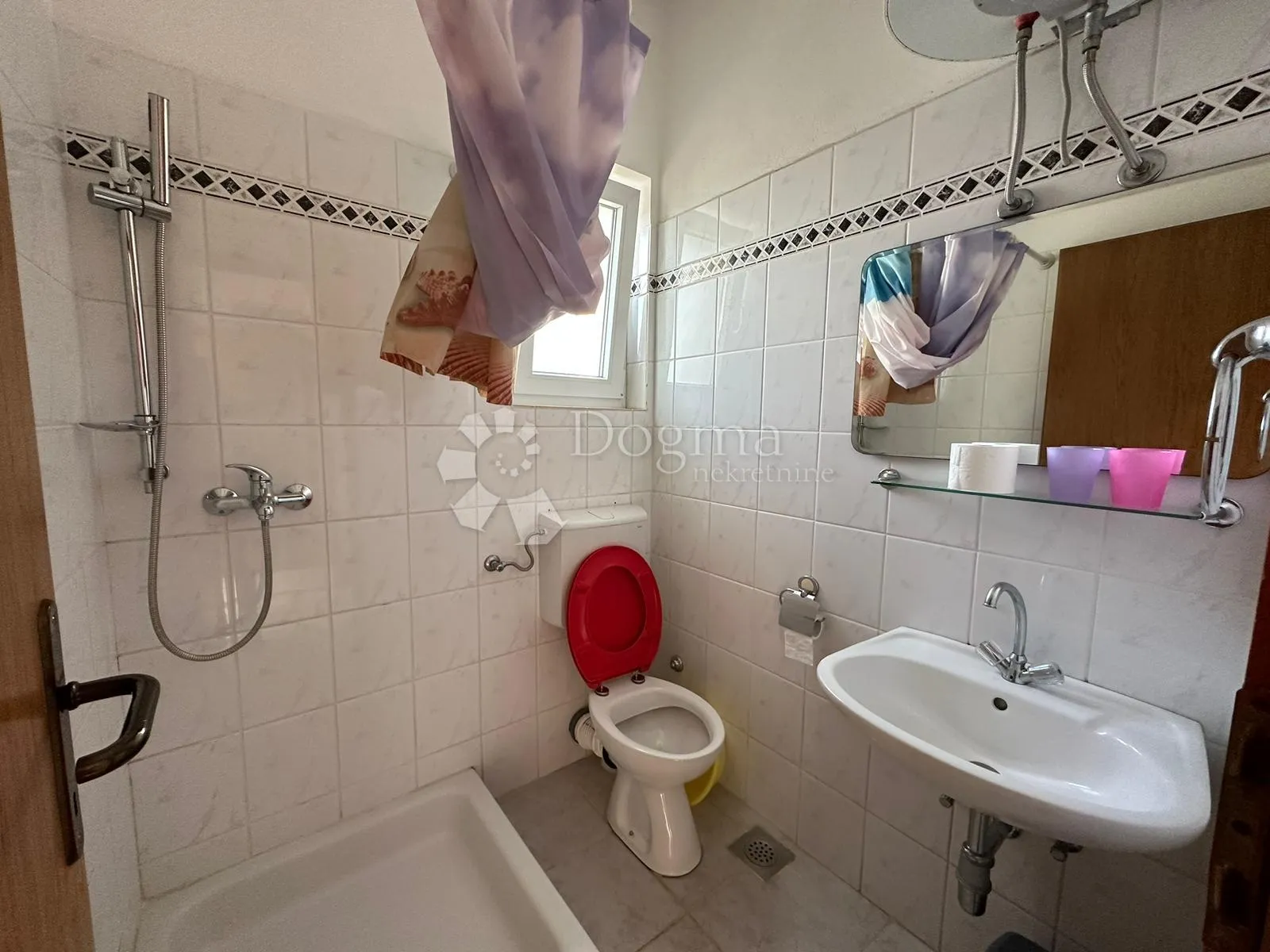 apartmanska kuća na 50 metara do mora - slika 27