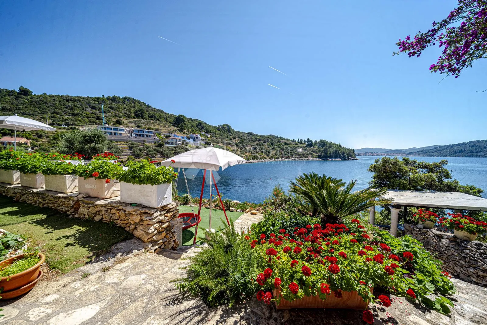 prvi red do mora: samoodrživa apartmanska vila s uhodanim poslovanjem – vela luka, korčula - slika 59