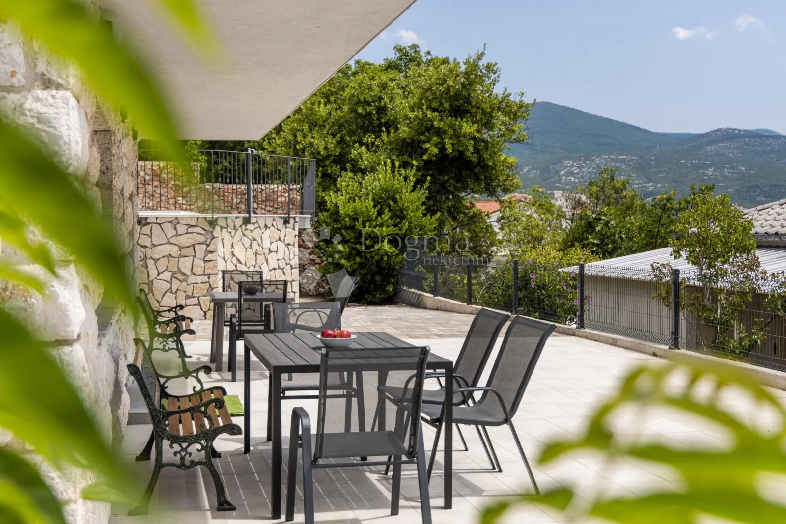 novi vinodolski, uređena vila sa bazenom 50 m od mora - slika 23