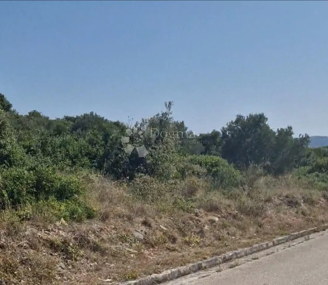 hitno-zemljište sa građevinskom dozvolom, starigrad - slika 2