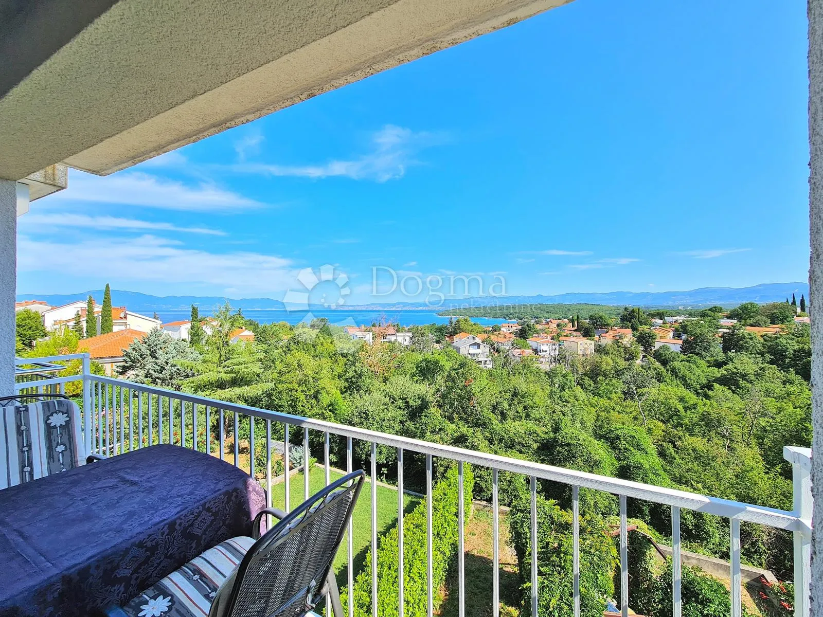 apartman u njivicama sa izvanrednim pogledom na more - slika 2