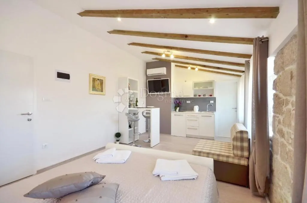 atraktivan stan s dva apartmana iza hnk-a - slika 34