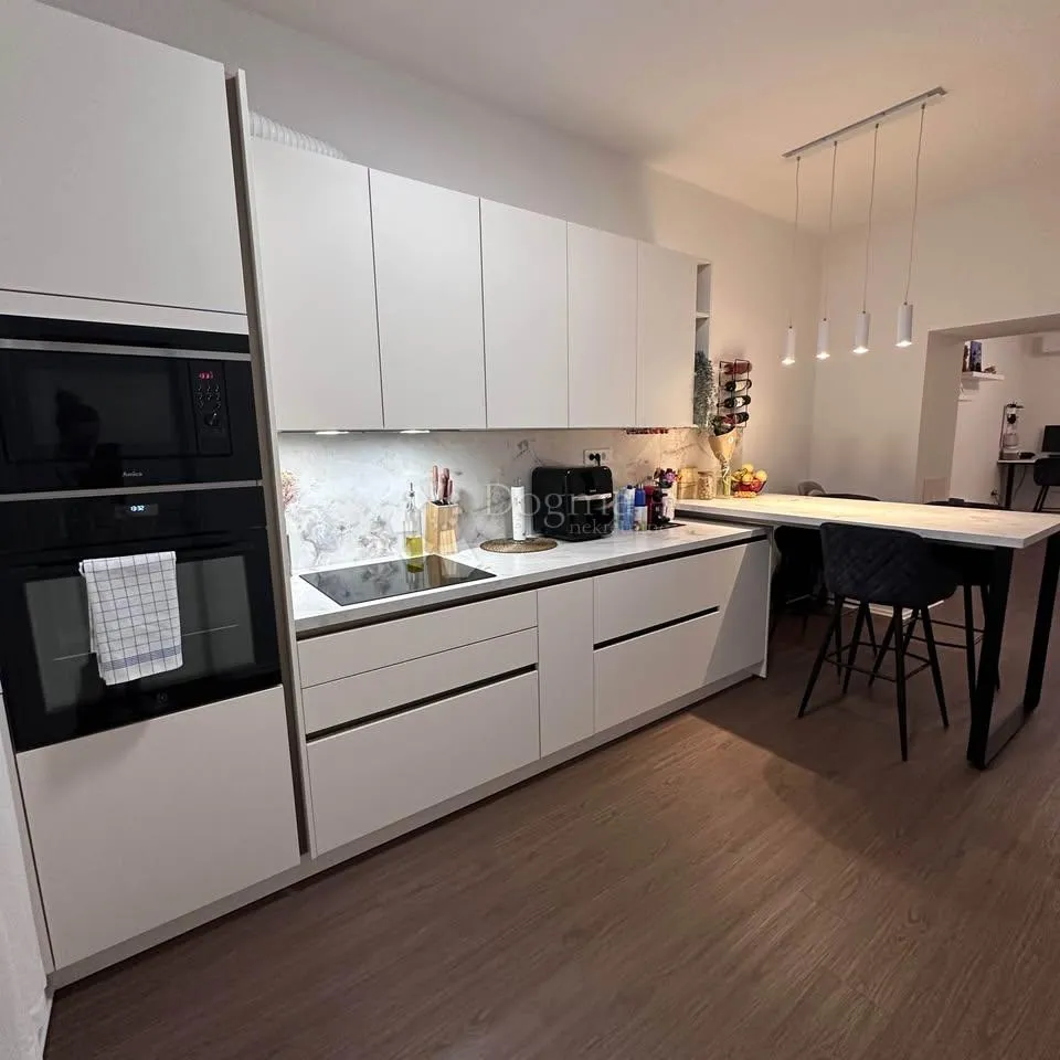 novouređen moderan stan 65m² - centar rijeke - slika 2