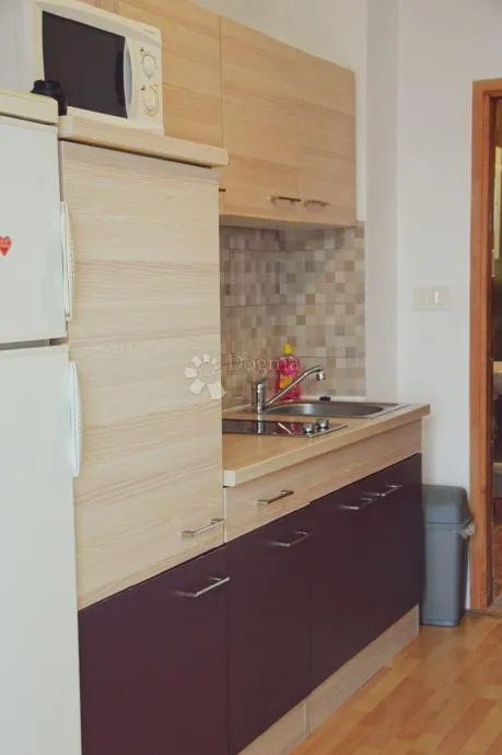 kuća 100 metara od mora - prilika! - slika 9