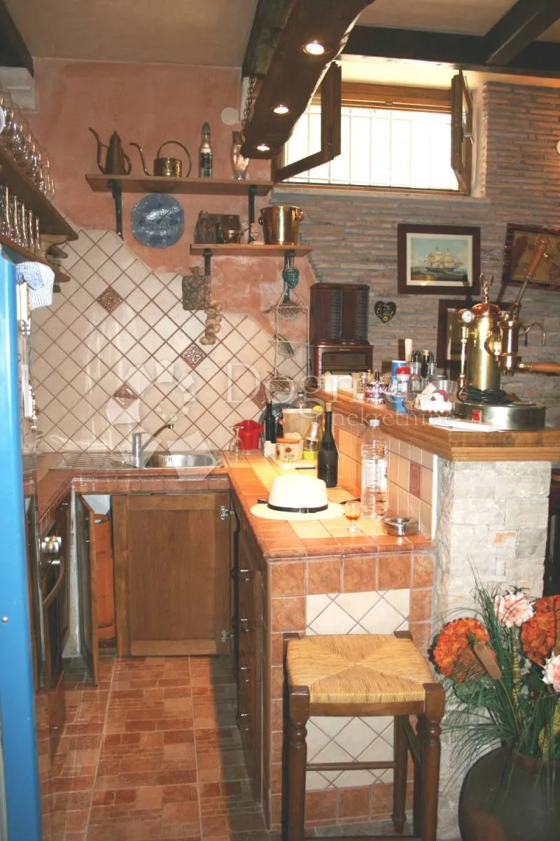 rovinj – luksuzni dvoetažni apartman blizu mora - slika 18