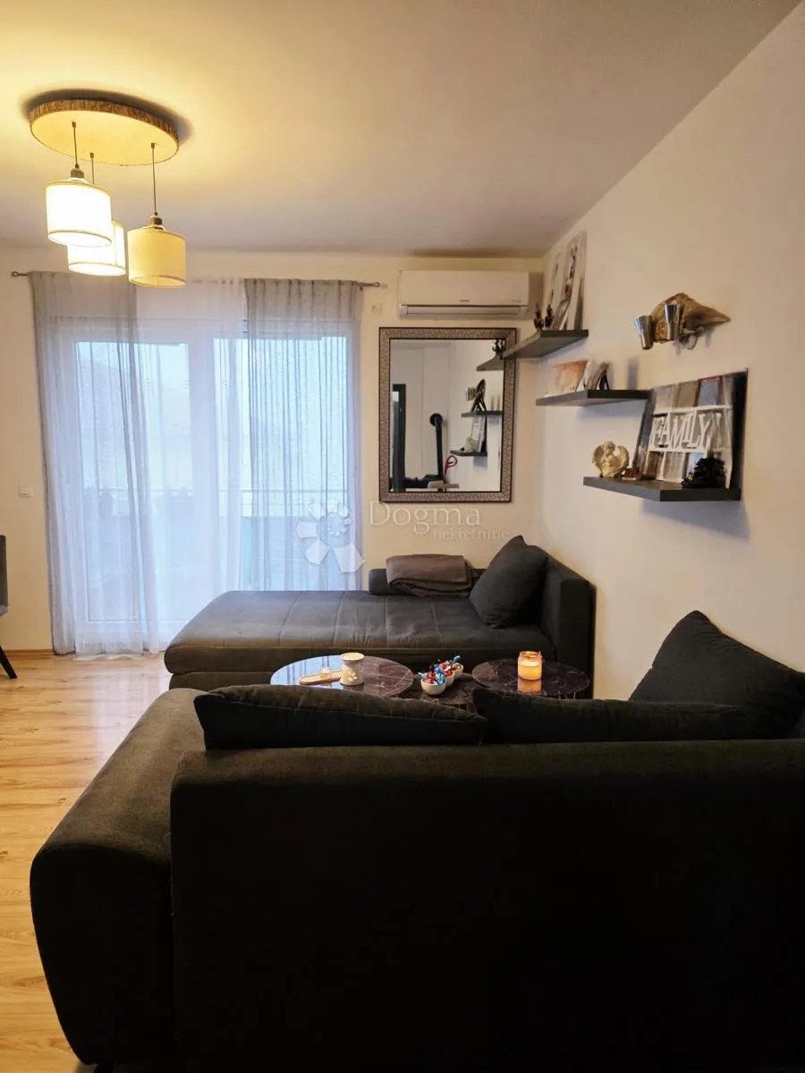 predivan stan s pogledom srdoči - slika 5