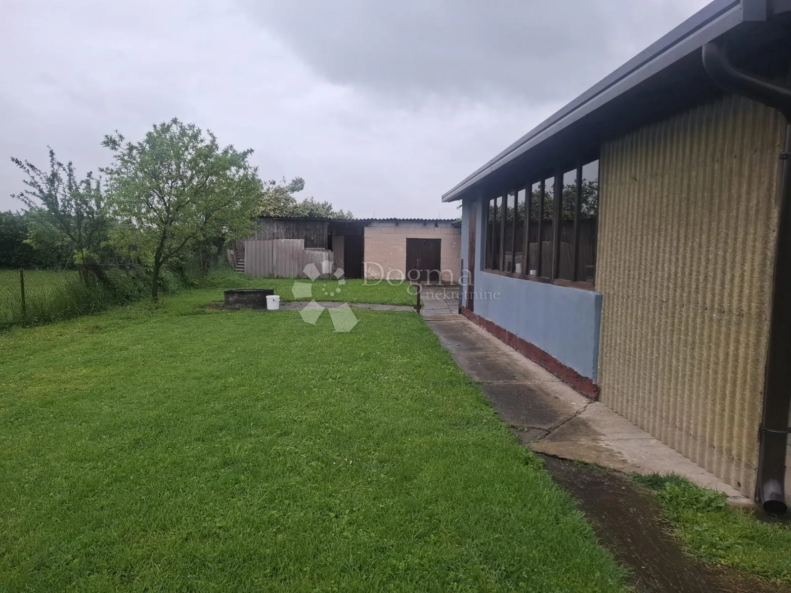 kuća s potencijalom i okućnicom od 1240 m² - slika 2