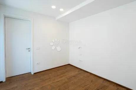 ekskluzivan duplex s bazenom, 100 m od mora - slika 27