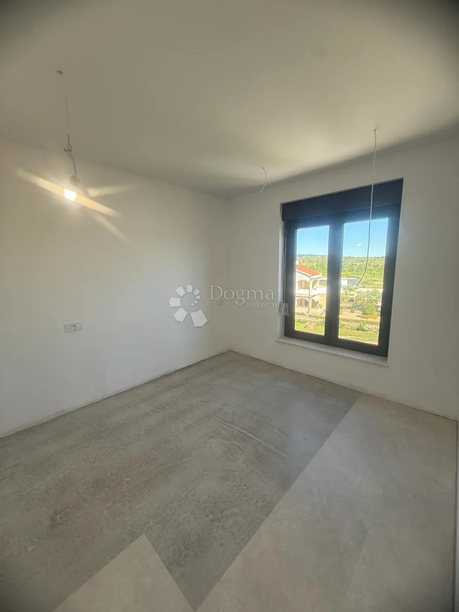 ekskluzivni penthouse uz more, terasa 120 m² - slika 2