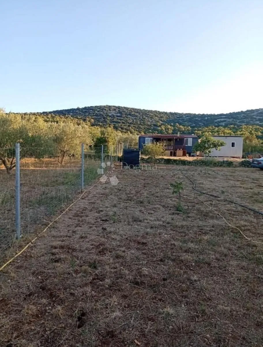off-grid imanje s mobilnom kućicom - tribunj - slika 11