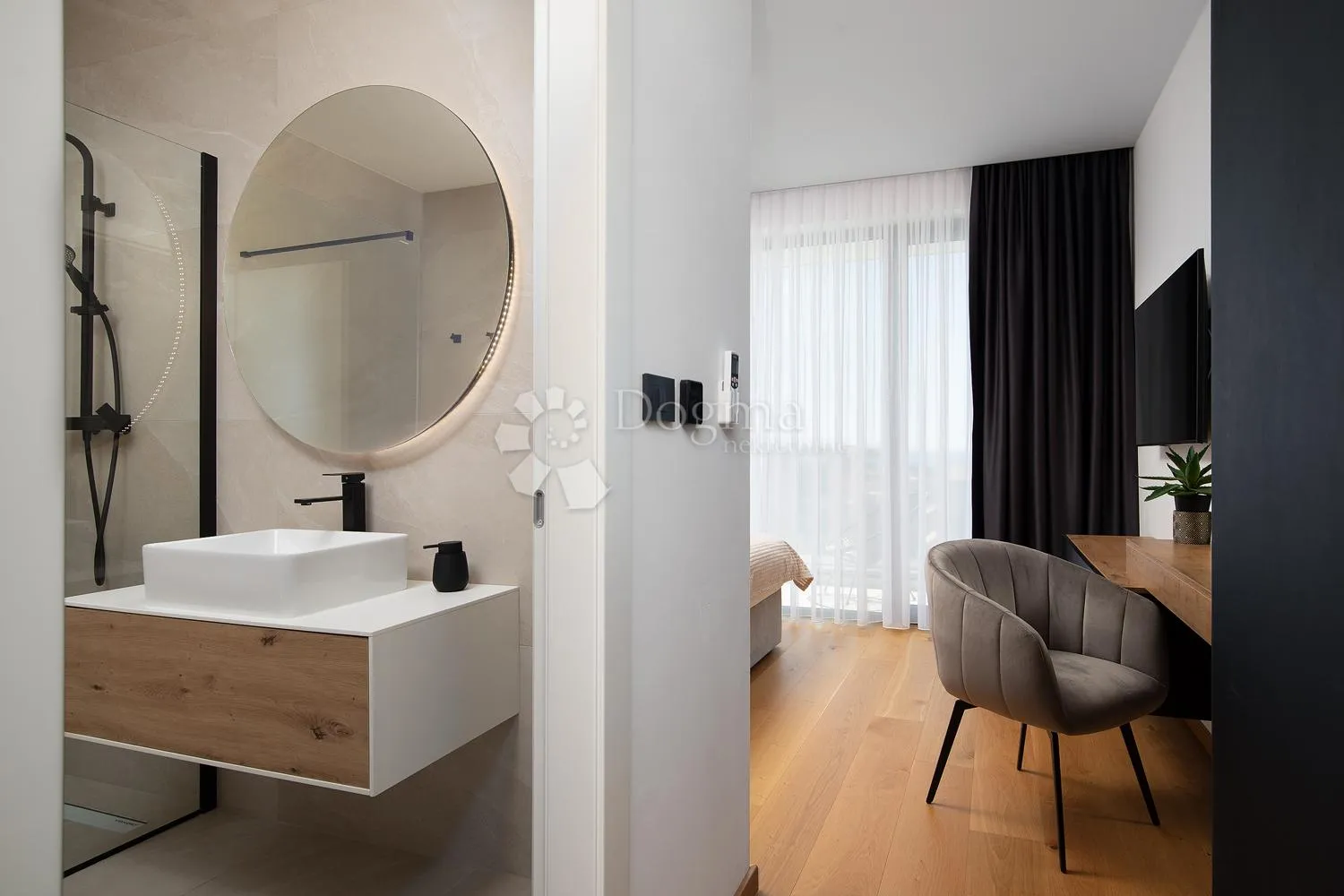 luksuz s infinity bazenom, wellnessom i pogledom na more! - slika 45