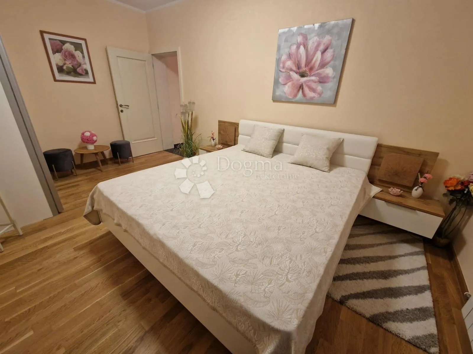 kuća s 4 apartmana - drugi red od mora - slika 36