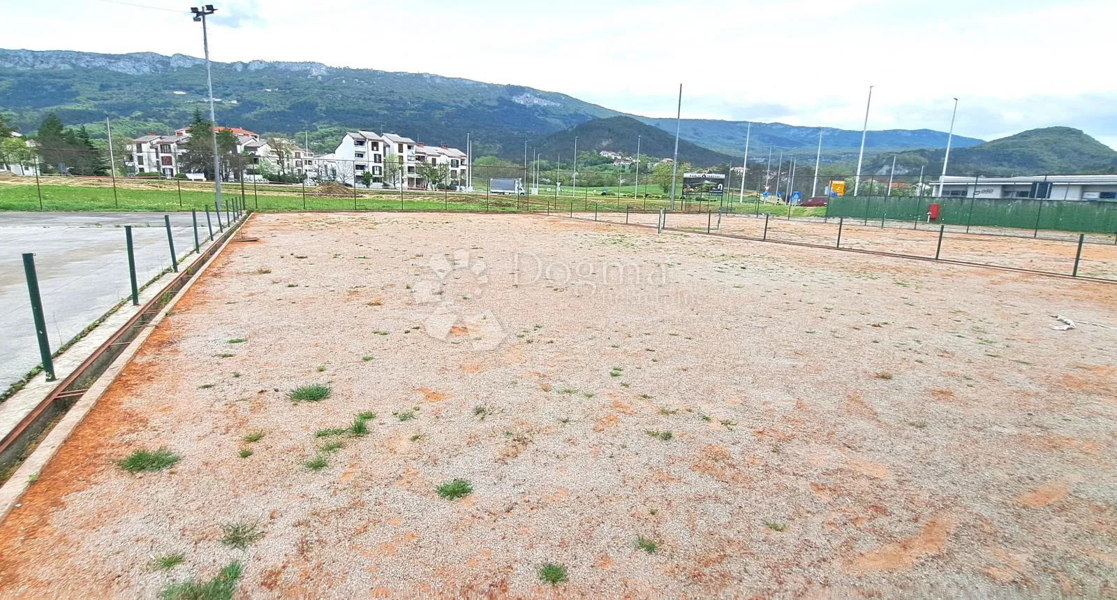 veliko građevinsko zemljište u centru buzeta - slika 5