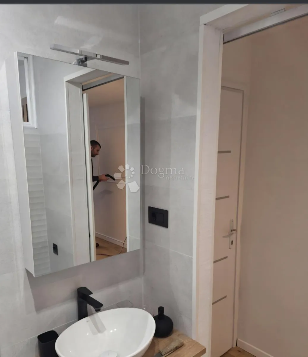 stan s pogledom na more, baldekin - slika 9
