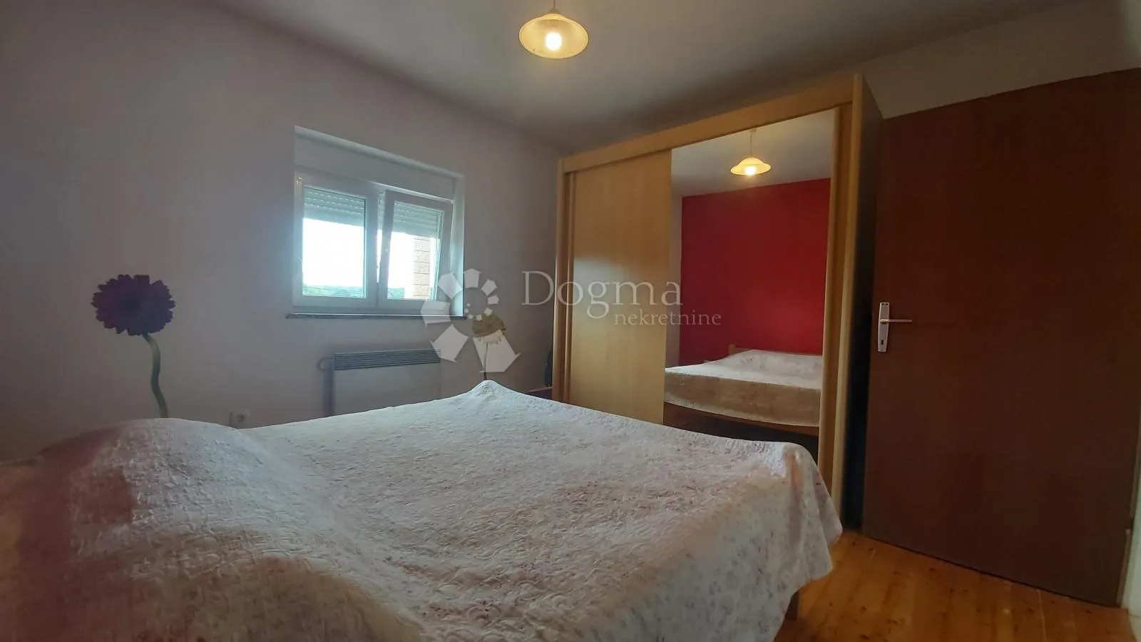 labin, prekrasna kuća u okolici labina s velikom okućnicom - slika 16