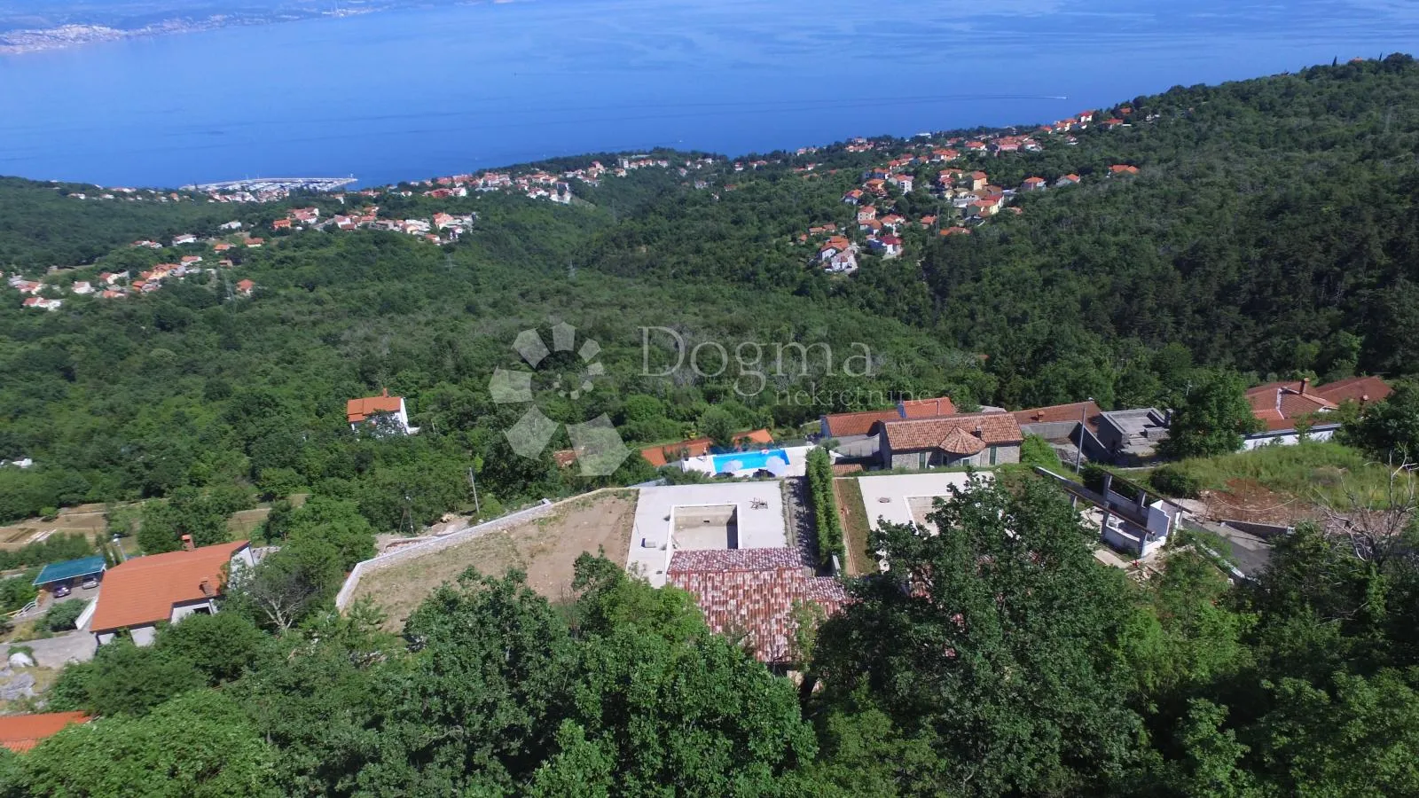 opatija, poljane- kuća sa dva dvoetažna stana dva bazena i panoramski pogled! - slika 4