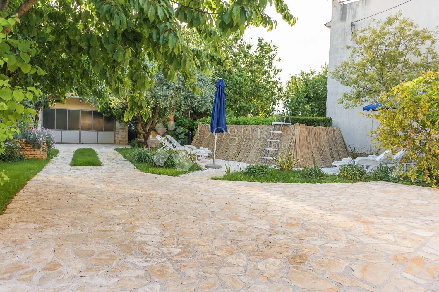 prekrasna, renovirana kamena kuća!! - slika 26