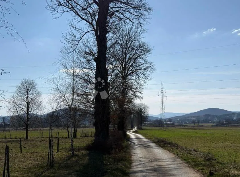 građevinsko poljoprivredne parcele perušić 80000m2 - slika 9