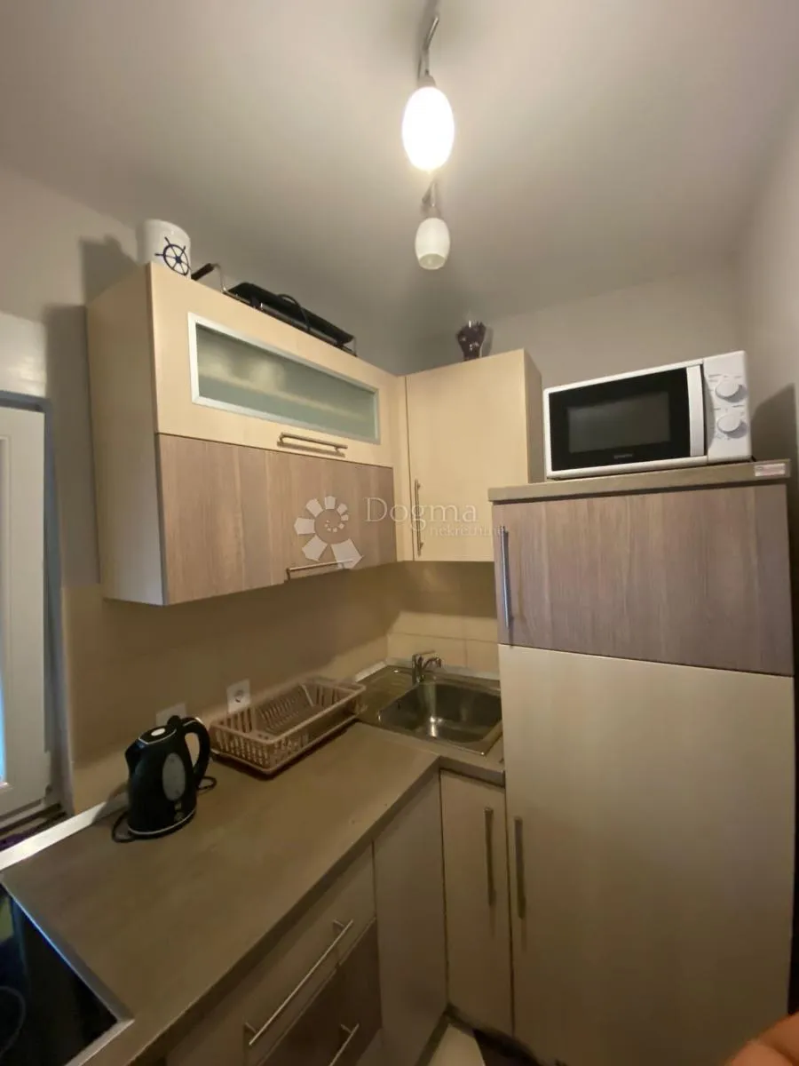 kuća sa dva stana - slika 8