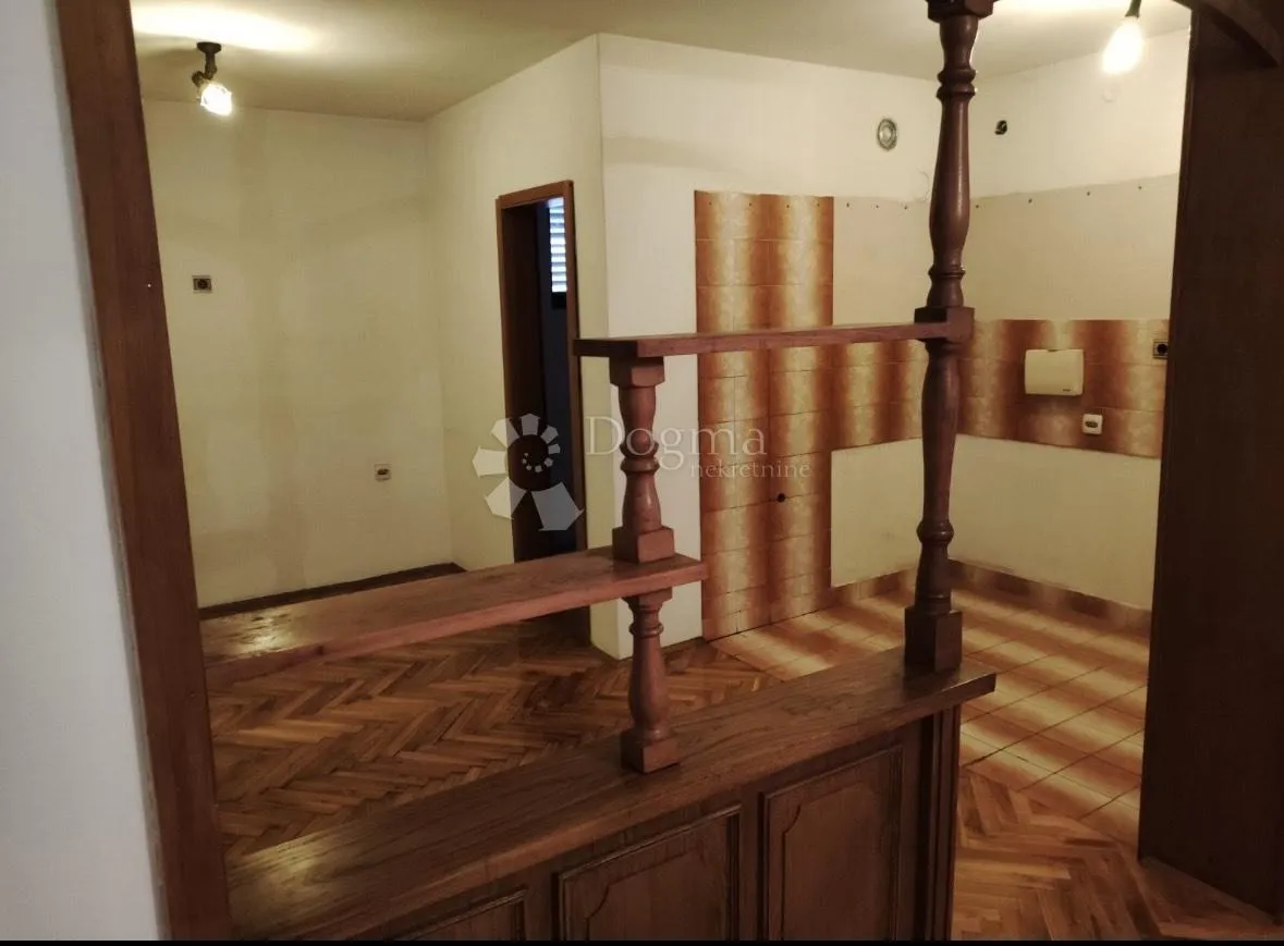 kuća s 3 stana – živite i zarađujte! - slika 9