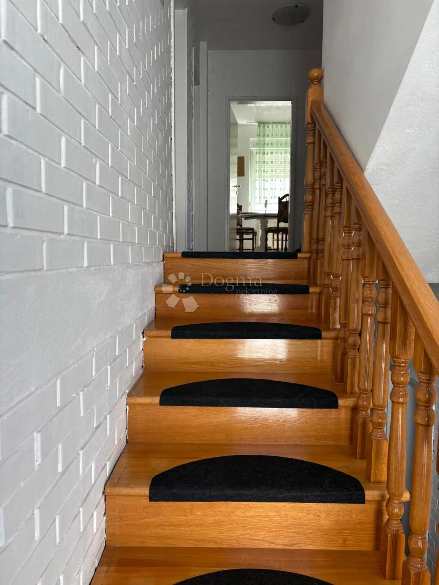 kuća 648 m² s podrumom i potencijalom za 2 stana - slika 20