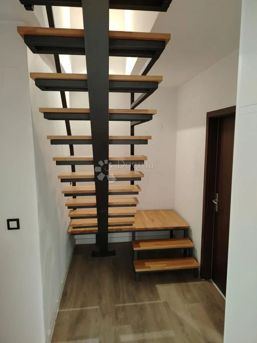 vodice - apartman 80 m2 + potkrovlje 80 m2 - 100 metara od mora - slika 5