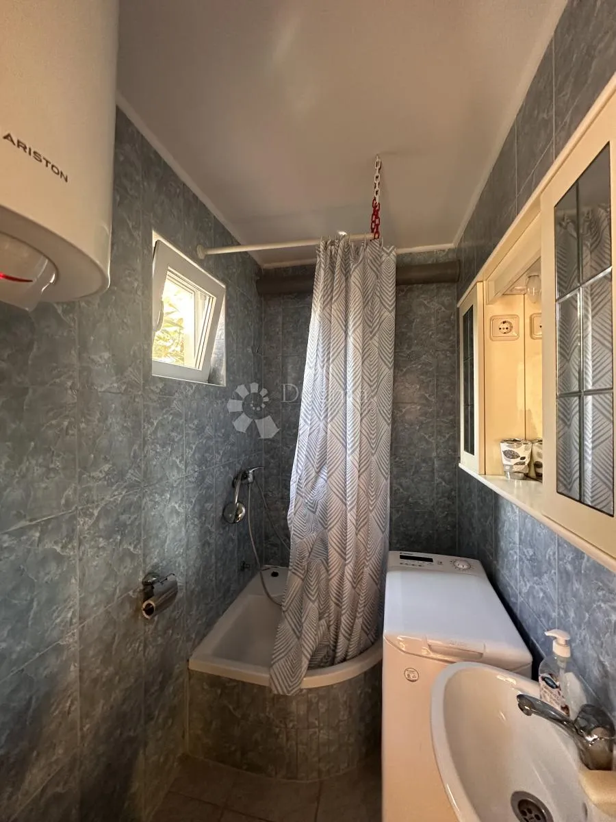 vir kuća sa 8 apartmana uhodana u posao sa turizmom - slika 40