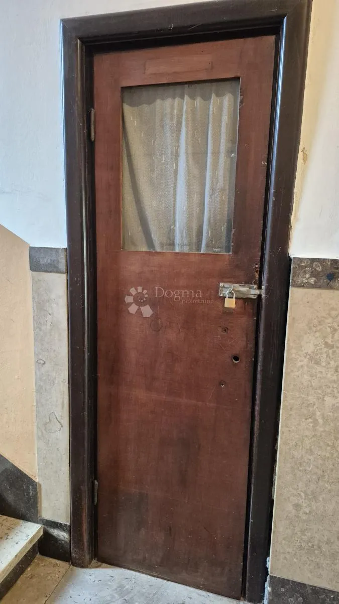 dvosobni stan u centru pule površine 72,83 m2 - slika 27