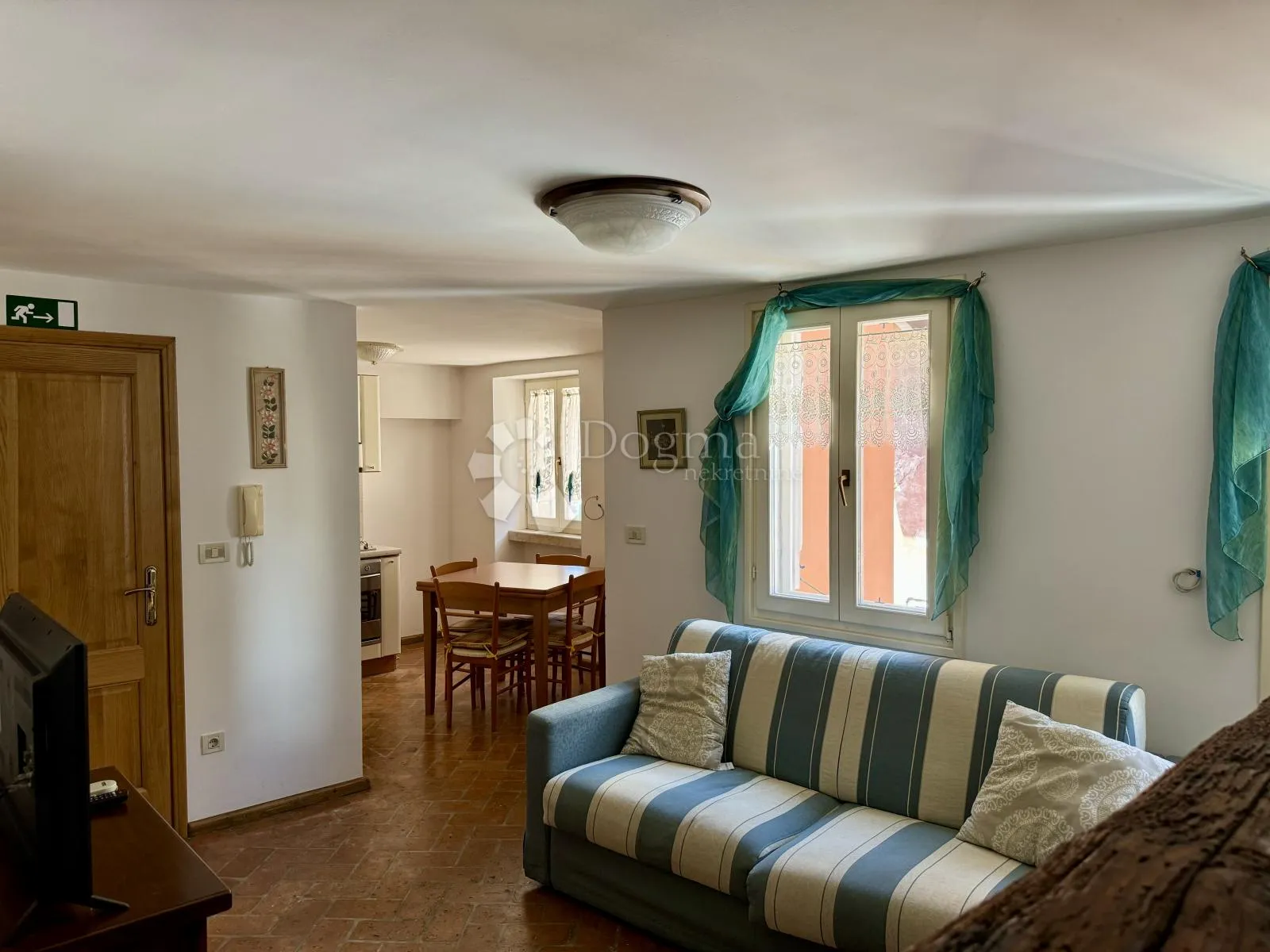 rovinj - kuća sa šest apartmana u srcu starog grada - slika 39