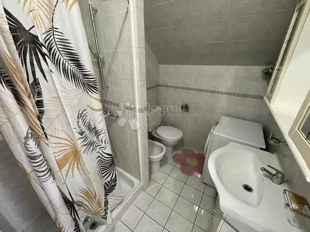 saršoni-120m2,kompletno uređena kuća odmah useljiva - slika 10