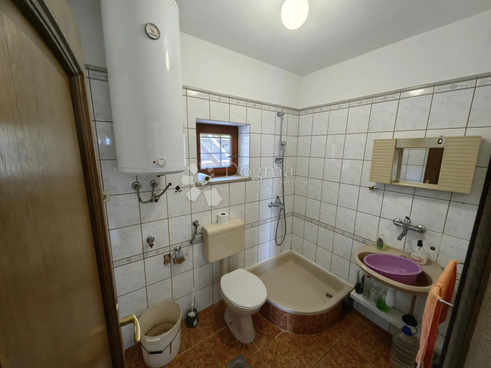 predivna kuća u mirnom dijelu orahovice - slika 8