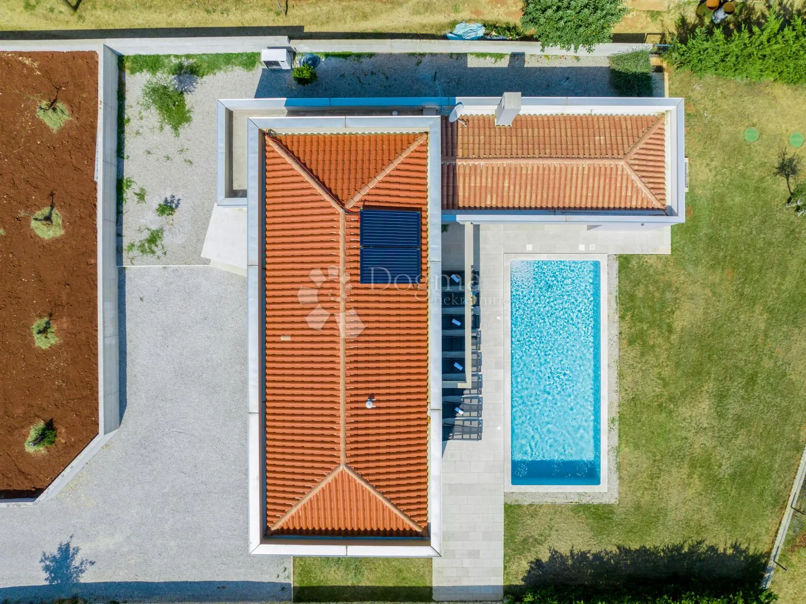 elegantna villa s bazenom, novogradnja! - slika 23
