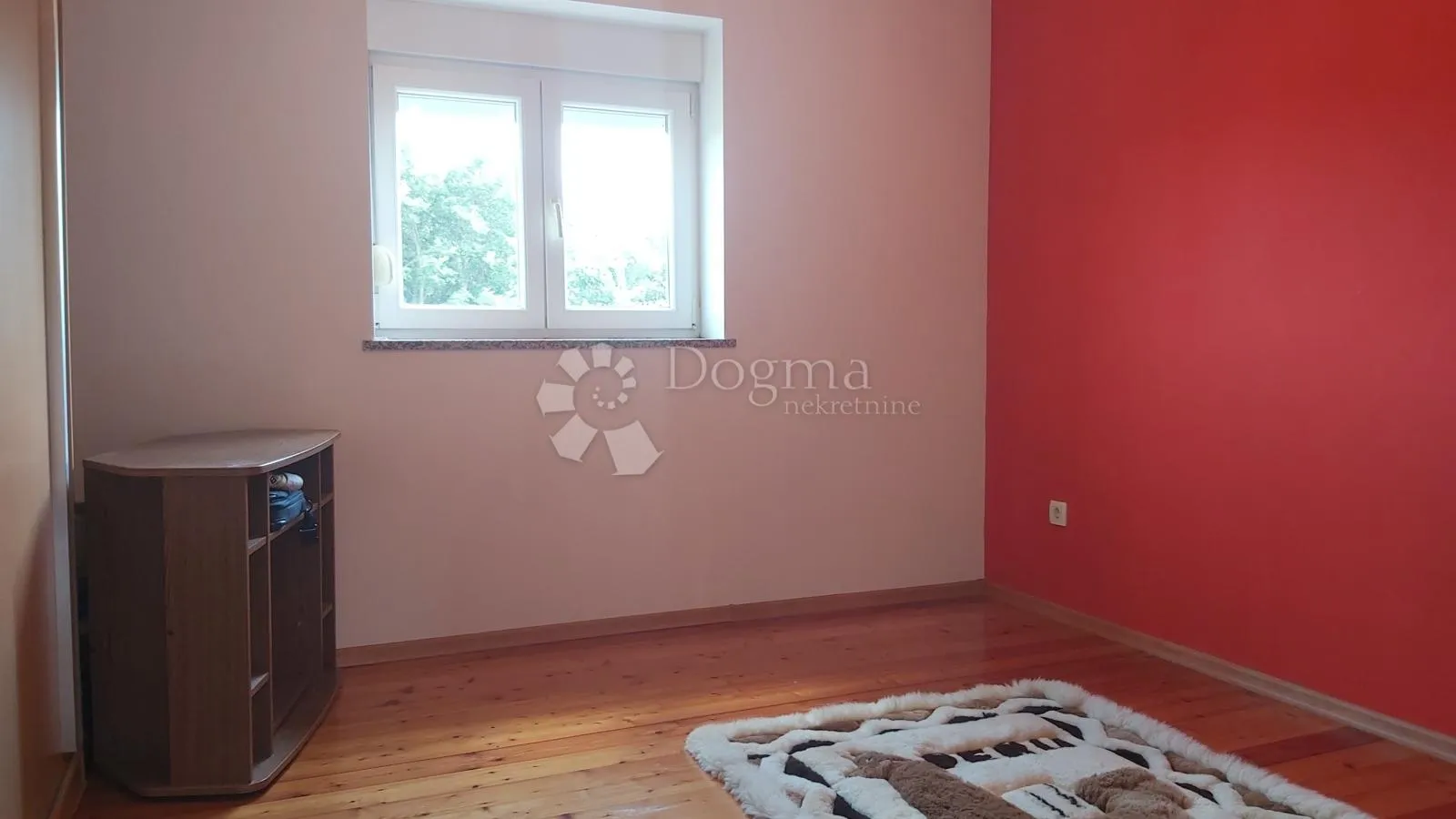 labin, prekrasna kuća u okolici labina s velikom okućnicom - slika 15