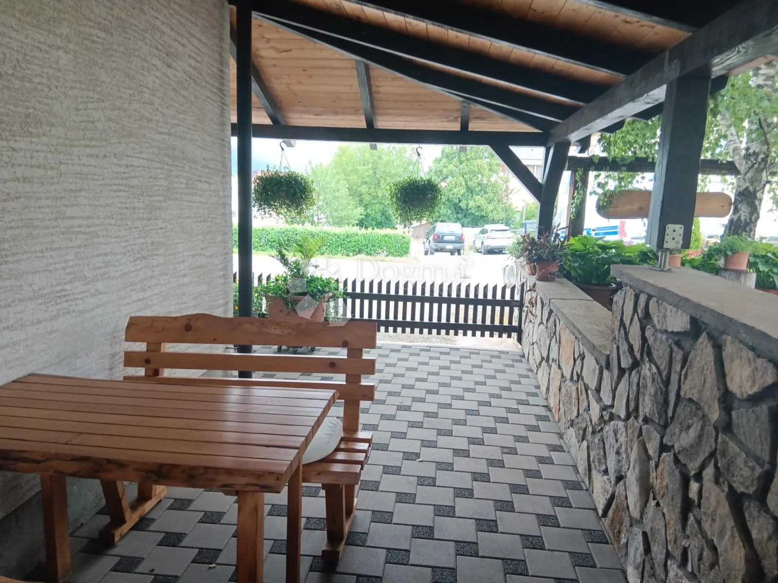 kuća u korenici, za investiciju i život - slika 30
