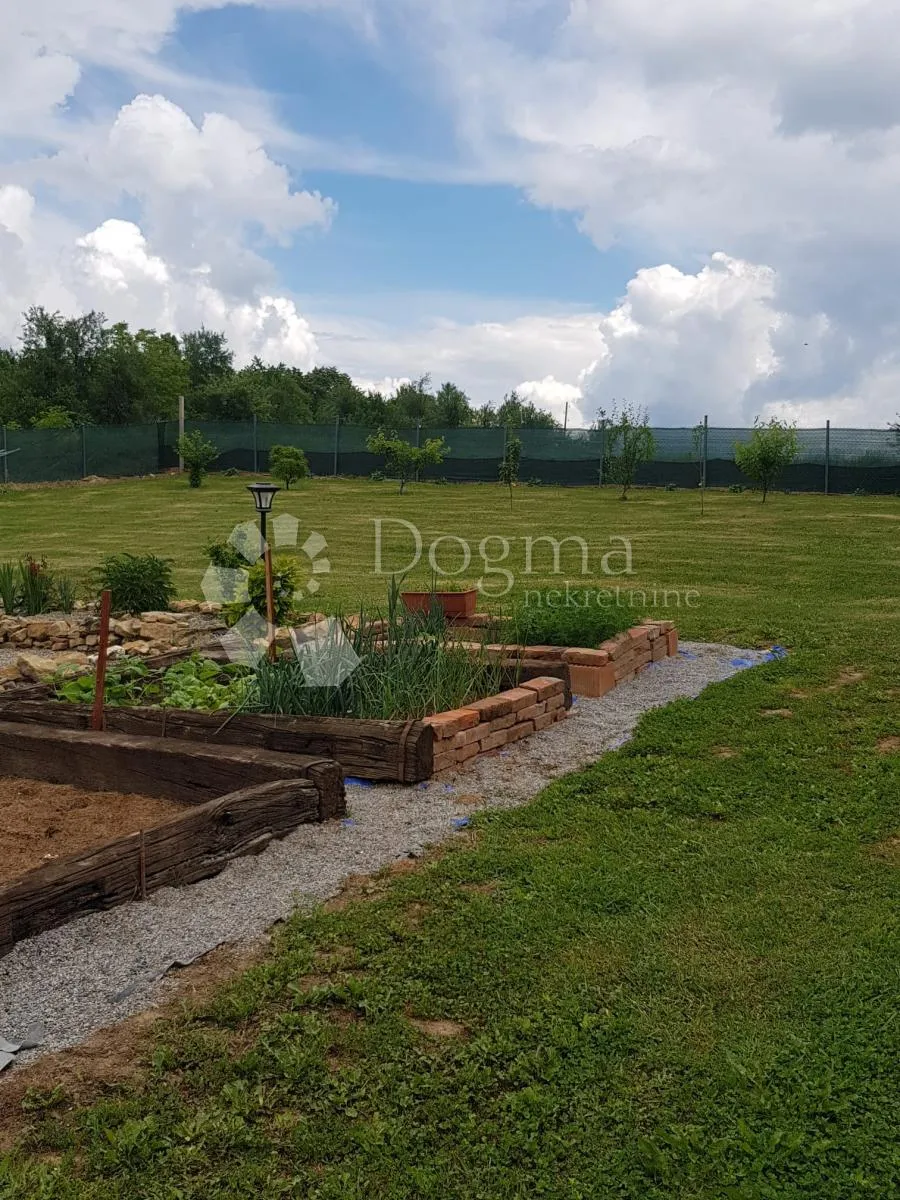 čaglin - lijepa kuća na prostranoj okućnici - slika 19
