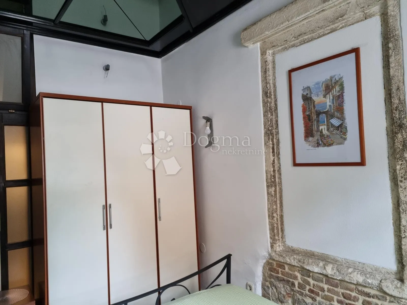 zgrada...poslovna prilika za hostel - slika 4
