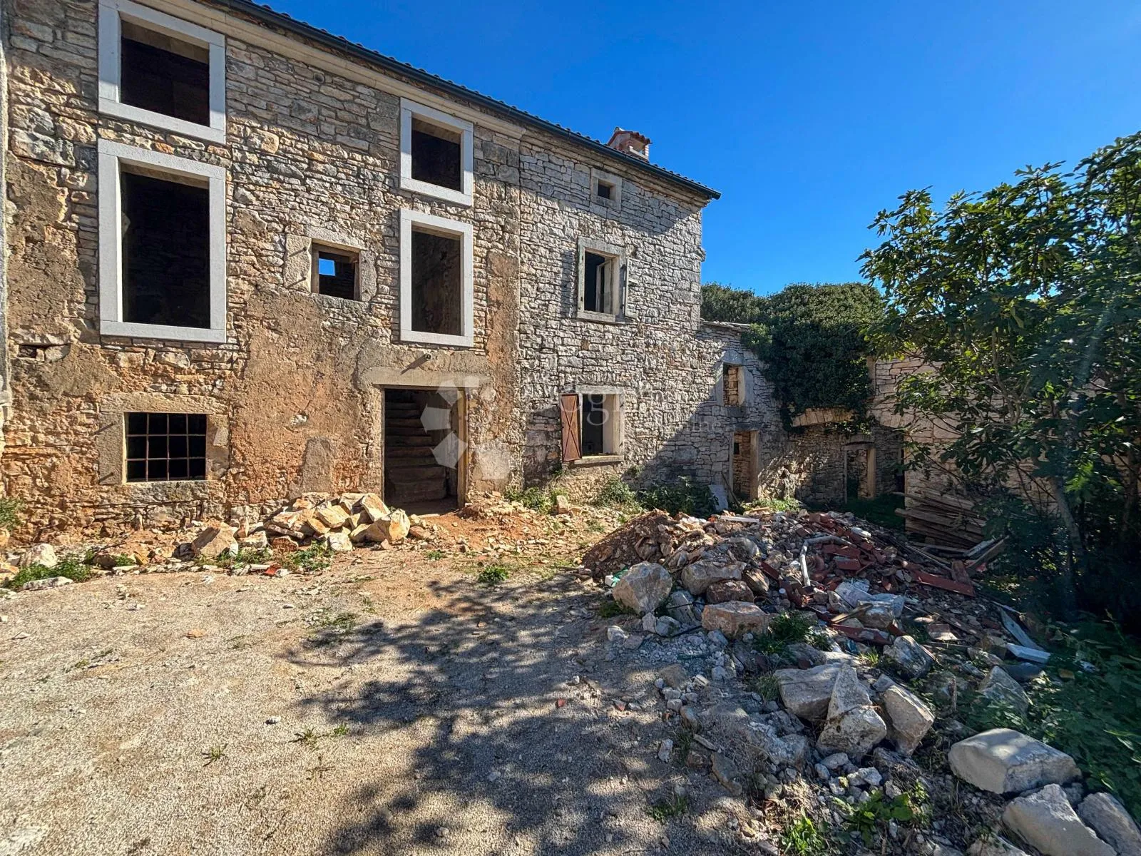 kompleks kuća za adaptaciju u unutrašnjosti istre - slika 15