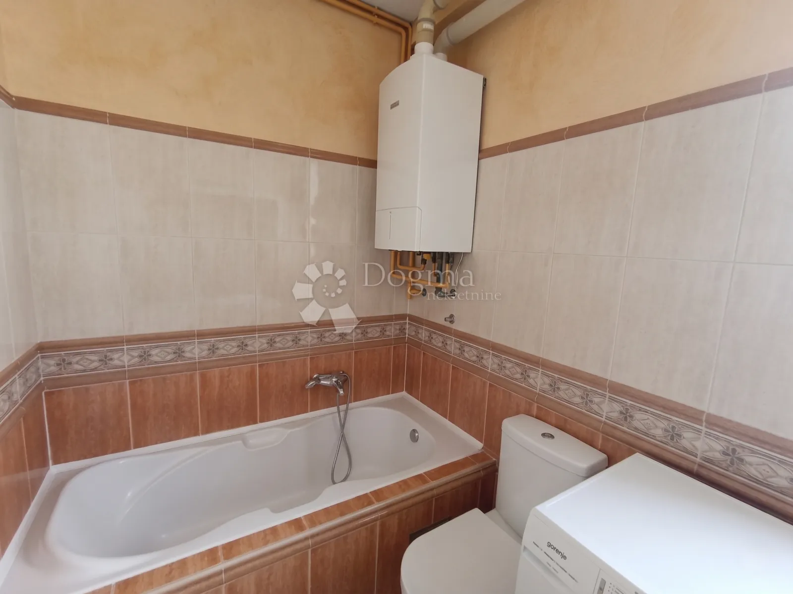 stan centar 102m2 - slika 10