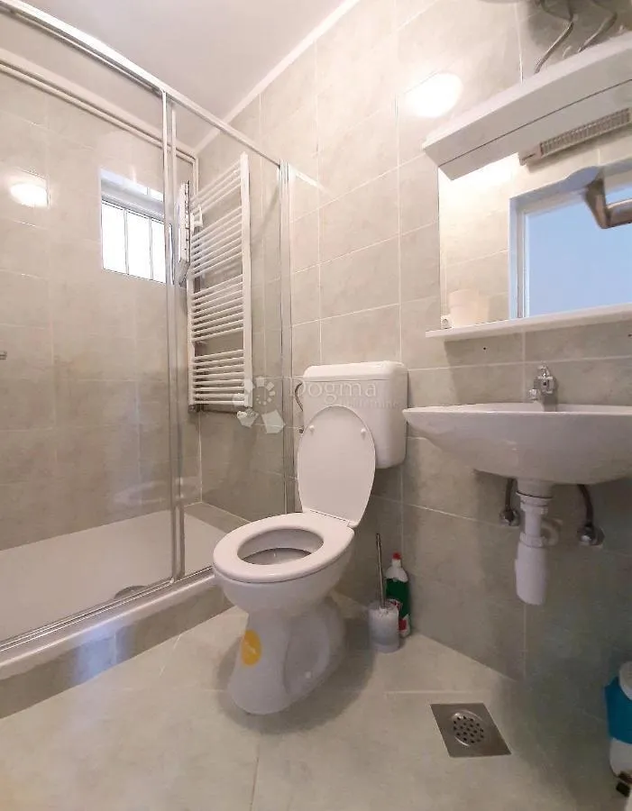 otok krk - malinska - apartmanska kuća - slika 20