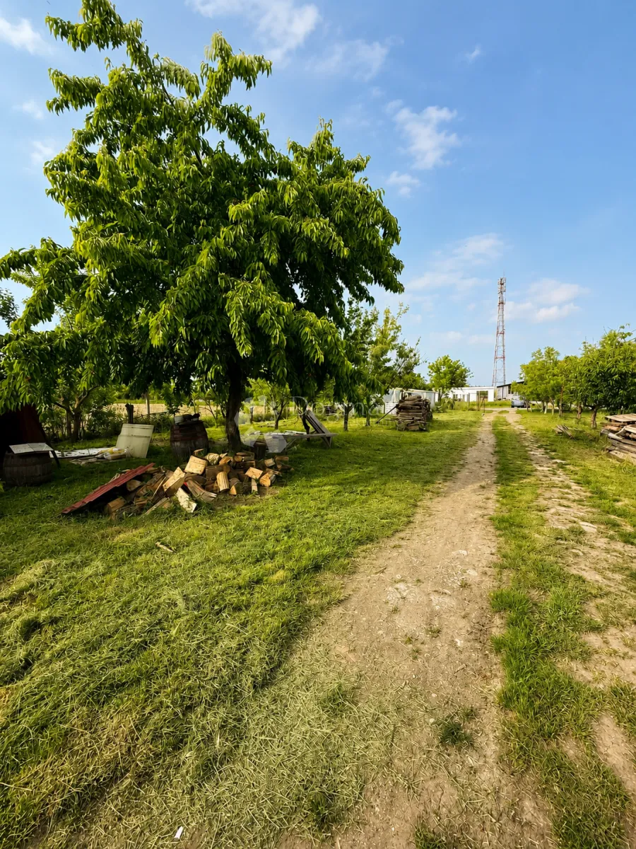 oranica sa gospodarskom zgradom i potencijalom - slika 2