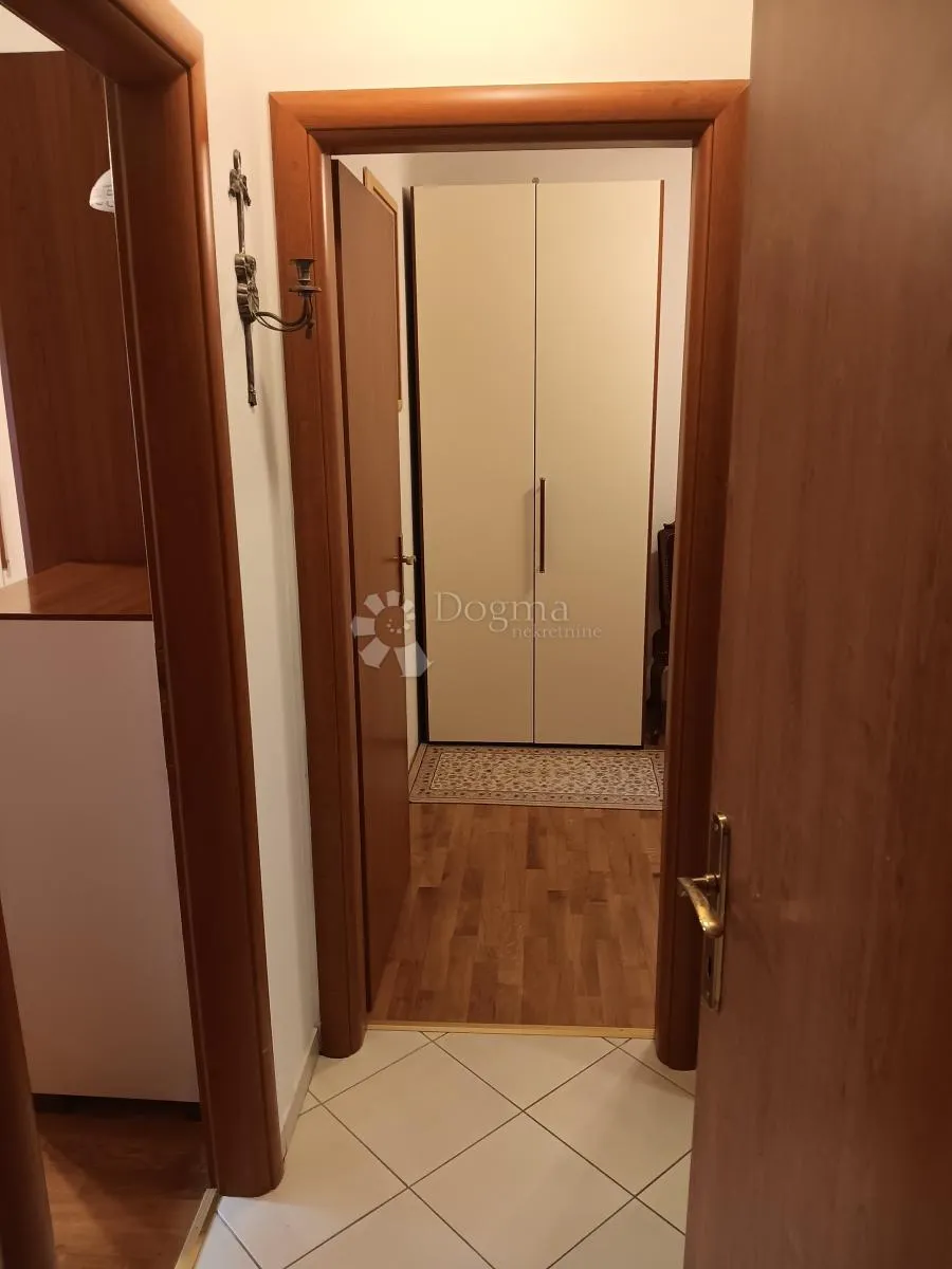 trosobni stan na žnjanu - slika 12