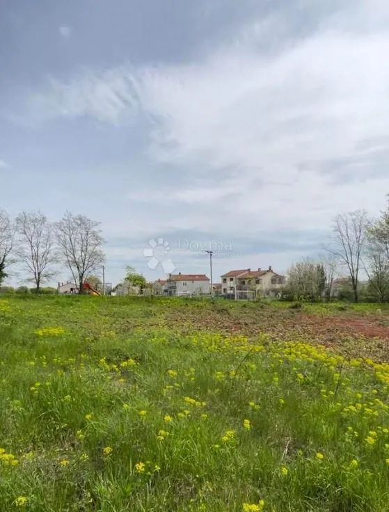 prostrano građevinsko zemljište s građevinskom dozvolom - slika 4