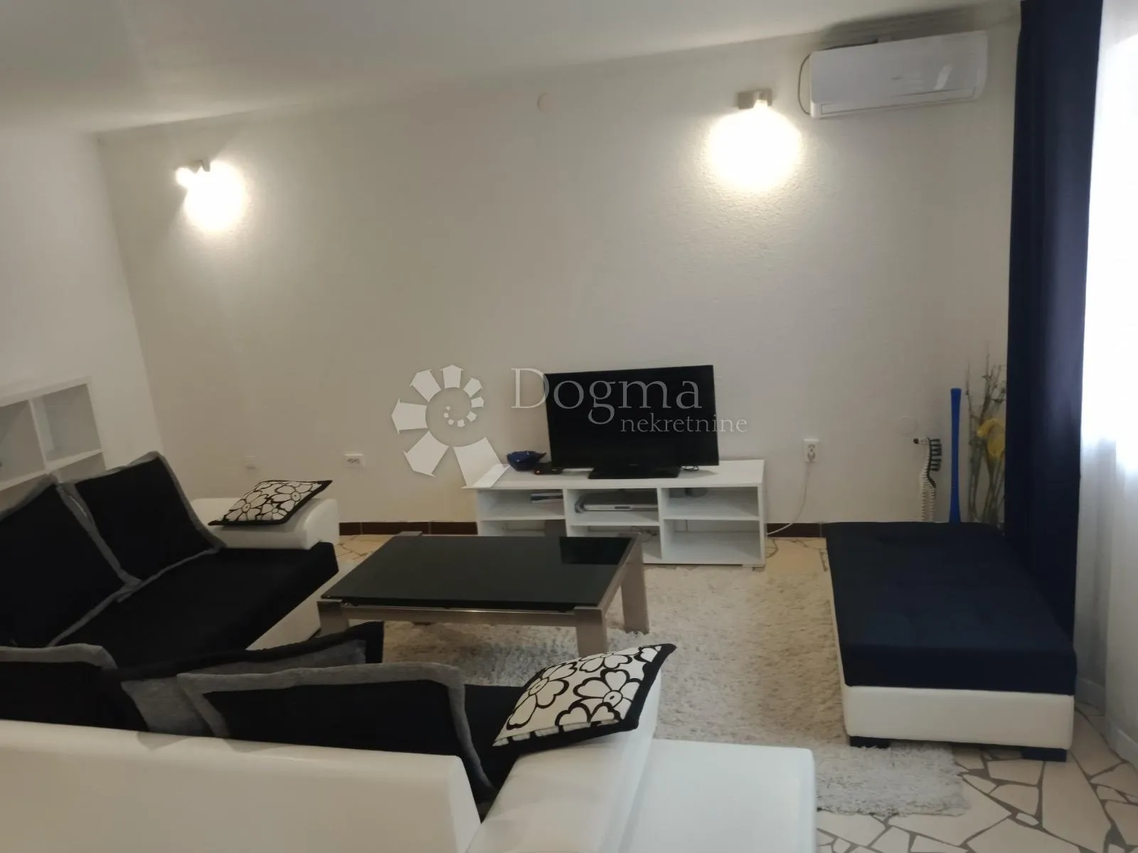 hreljin samostojeća kuća sa dva stana - slika 33