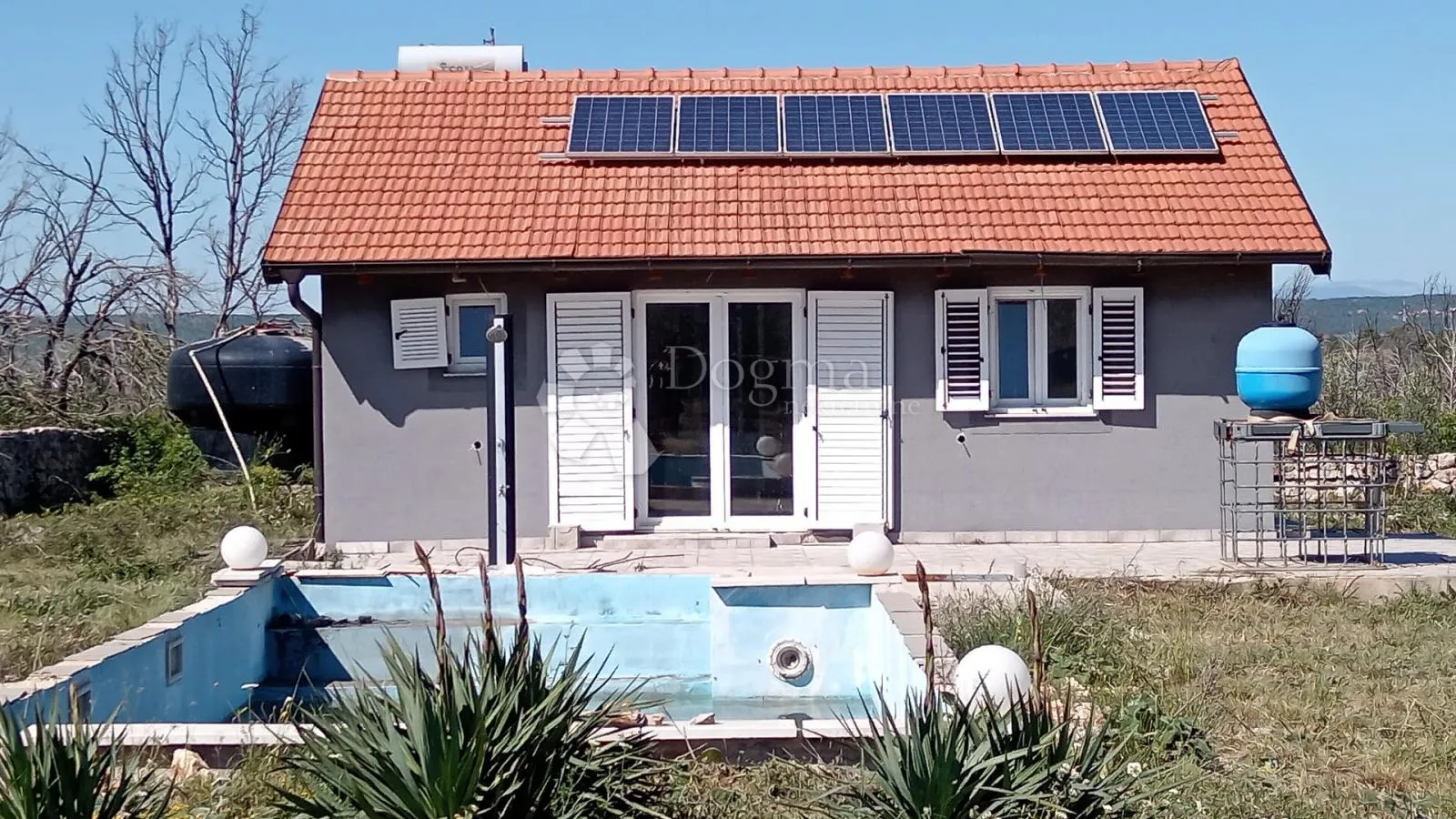 kuća s bazenom na 3000 m2 zemljišta - slika 2