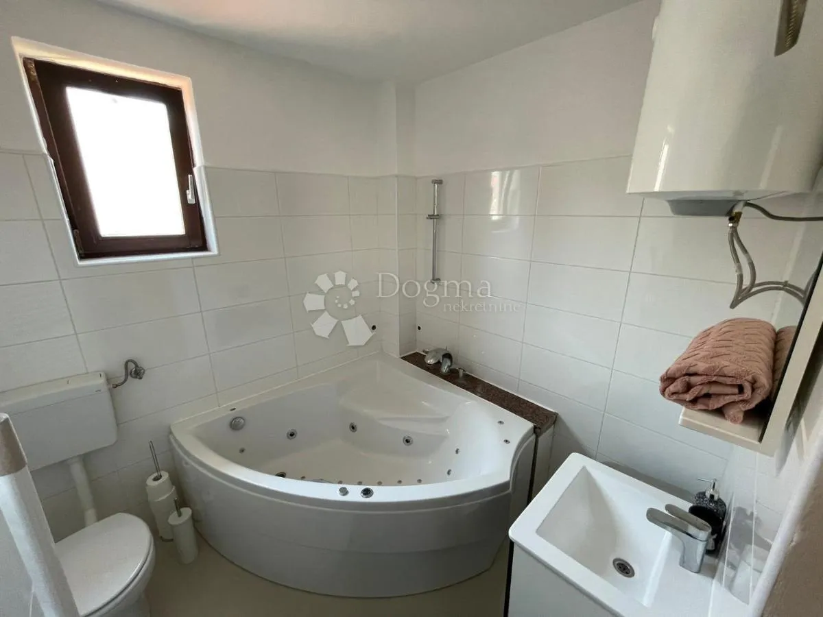 malinska - apartmanska kuća 400 m od mora - slika 21