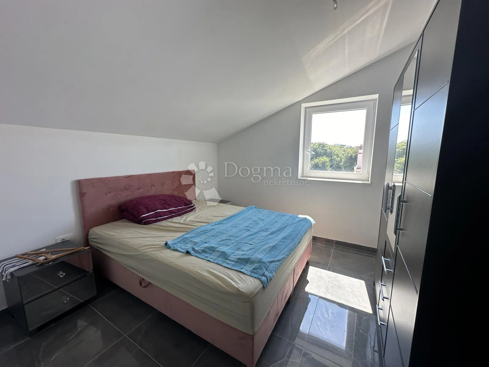 kuća sa 6 apartmana 550m2 u blizini mora - slika 16